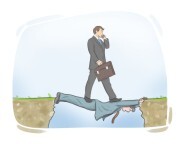 to [take] advantage of {sb}