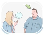 to [pay] attention to {sb/sth}